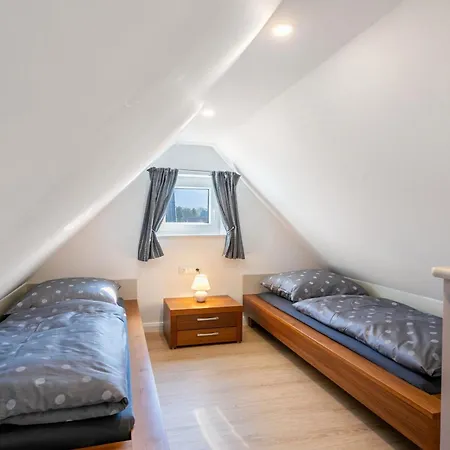 Semesterbostad Helgohuus